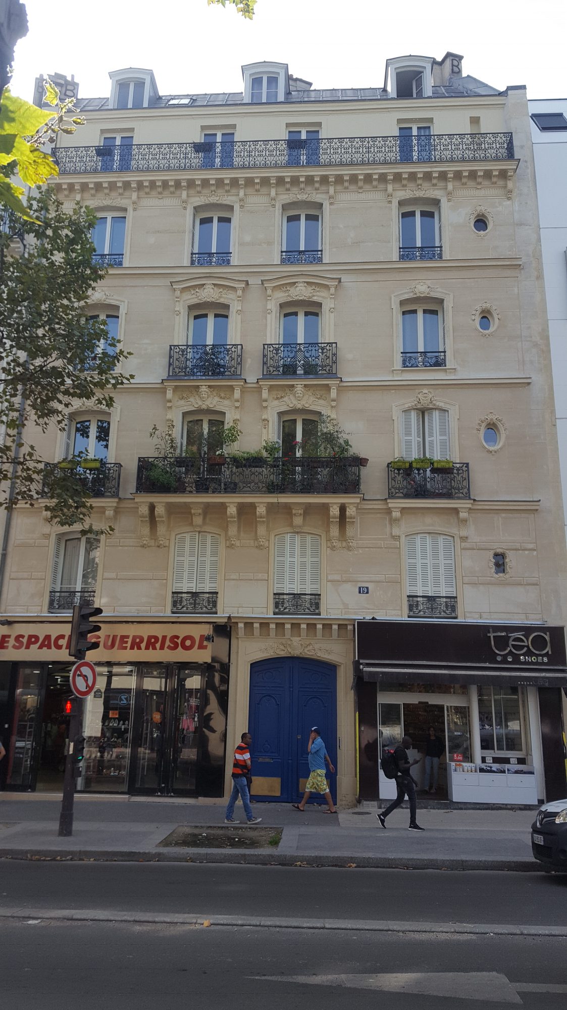 Façade après ravalement à Paris 4e, support réparé et protégé - Montaigne Façades