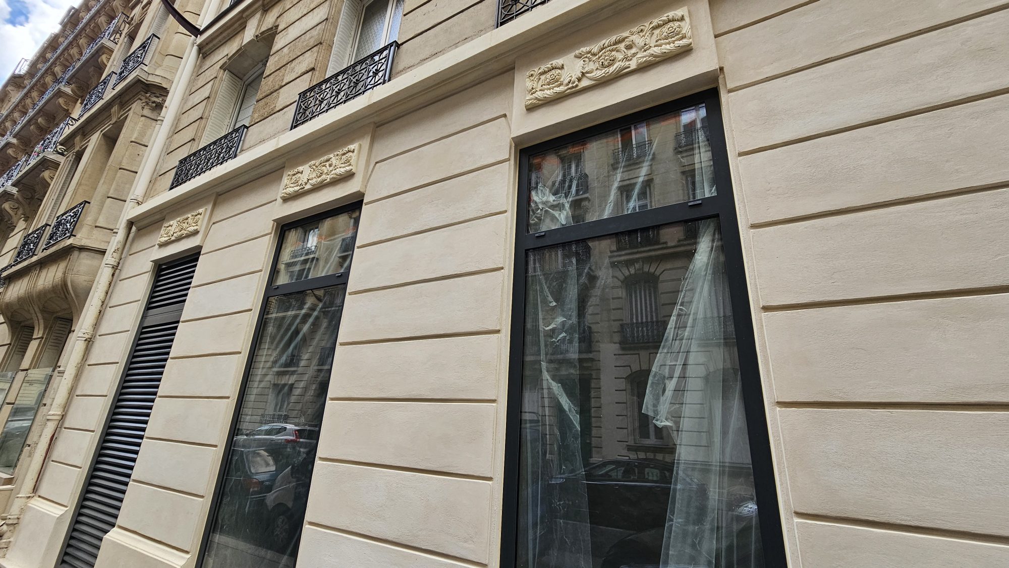 Façade après ravalement à Paris 16e, support réparé et protégé - Montaigne Façades